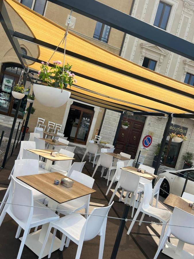 Piazza Del Mercato L'Aquila Eksteriør billede