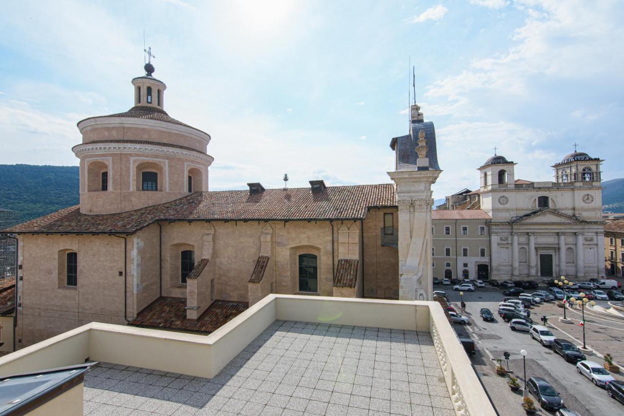 Piazza Del Mercato L'Aquila Eksteriør billede