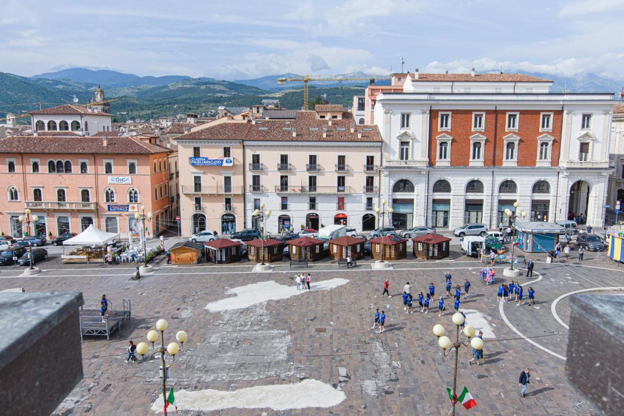 Piazza Del Mercato L'Aquila Eksteriør billede
